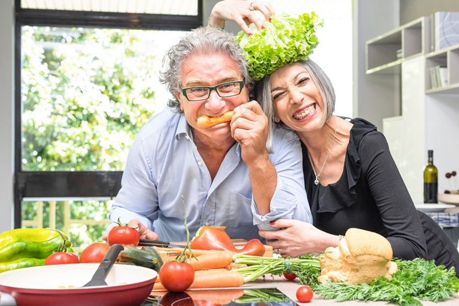 رژیم غذایی سالم و متعادل، انرژی و تمرکز شما را افزایش میدهد.