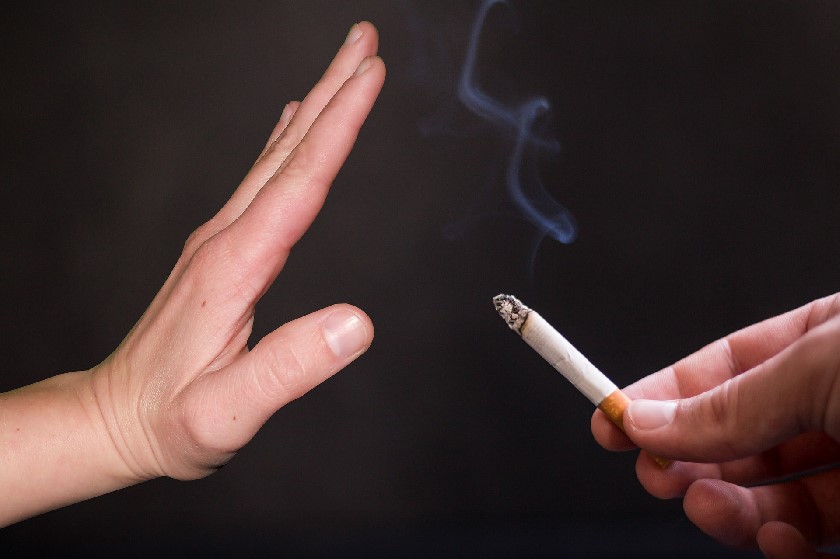 سیگار با مختل کردن اکسیژنرسانی به بافتها احتمال زخم بستر را افزایش میدهد.