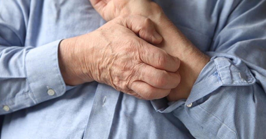 از خاراندن ناحیه آسیب دیده خودداری کنید.
